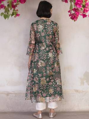Women floral printed thread work kurta 4