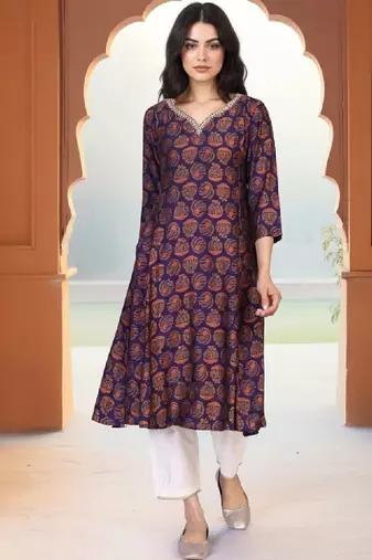 Women ethnic motifs printed thread work anarkali kurta
