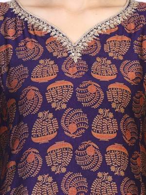 Women ethnic motifs printed thread work anarkali kurta 3