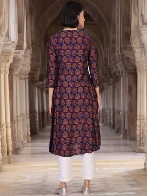 Women ethnic motifs printed thread work anarkali kurta 4