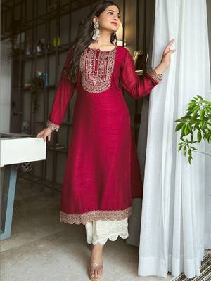 Women ethnic motifs embroidered kurta 1
