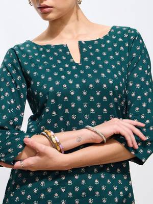 Women floral printed floral kurta 2