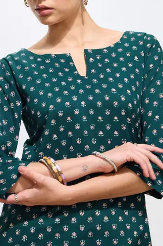 Women floral printed floral kurta