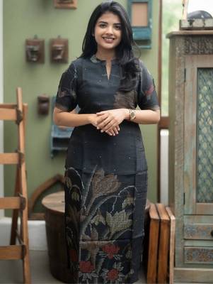 Women floral printed thread work chanderi silk kurta 3