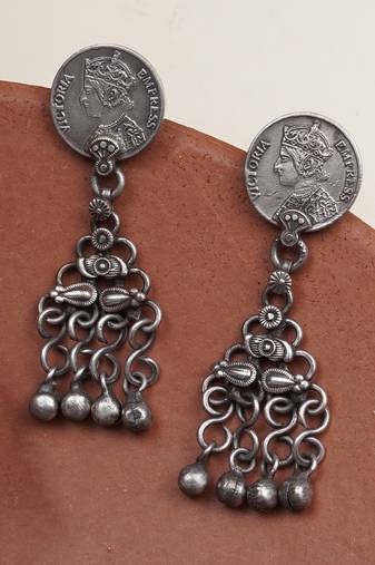 Ginni drop earrings