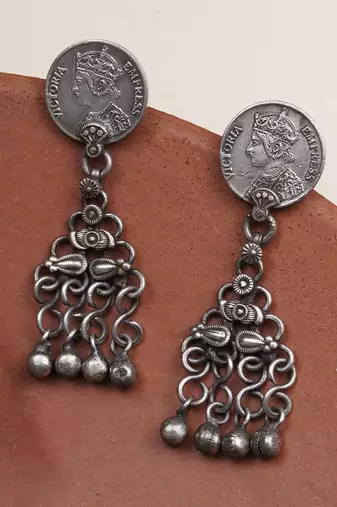 Ginni drop earrings