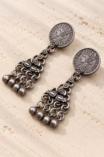 Ginni drop earrings