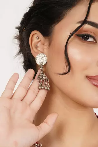 Ginni drop earrings