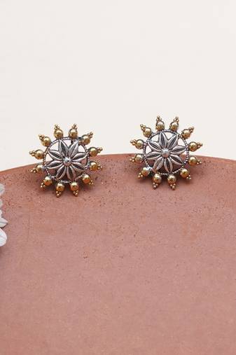 Floral stud earrings