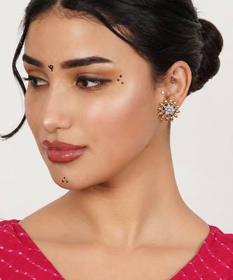 Floral stud earrings 2
