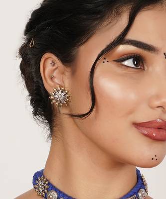 Floral stud earrings 3