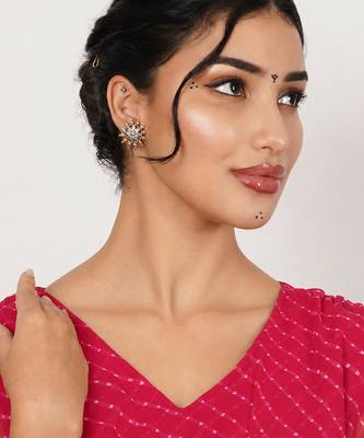 Floral stud earrings 4