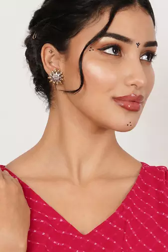 Floral stud earrings
