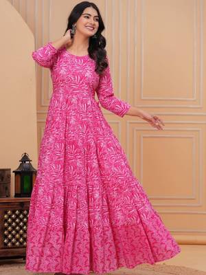 Women floral printed tiering anarkali kurta 2