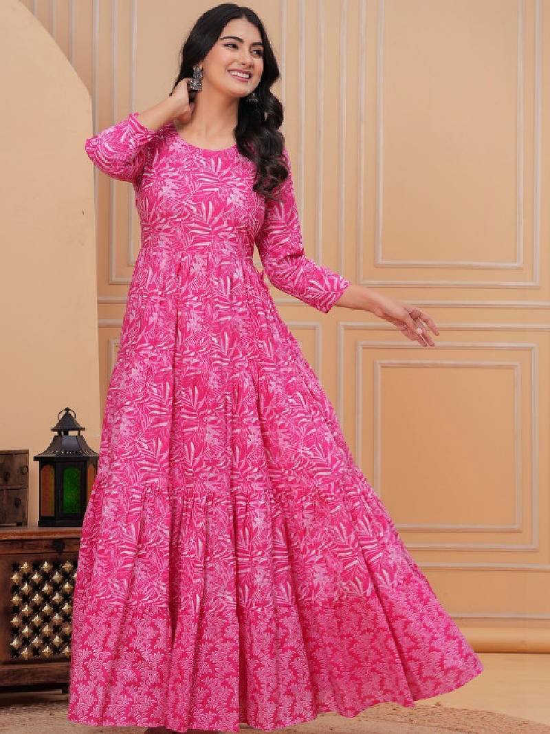 Women floral printed tiering anarkali kurta