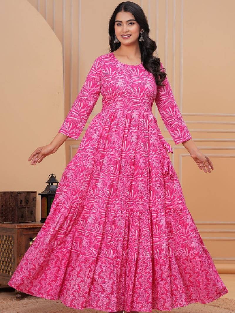 Women floral printed tiering anarkali kurta