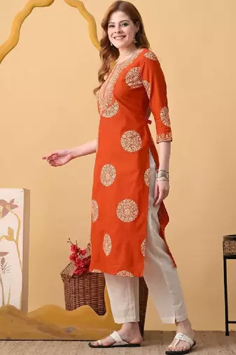 Women embroidered floral kurta