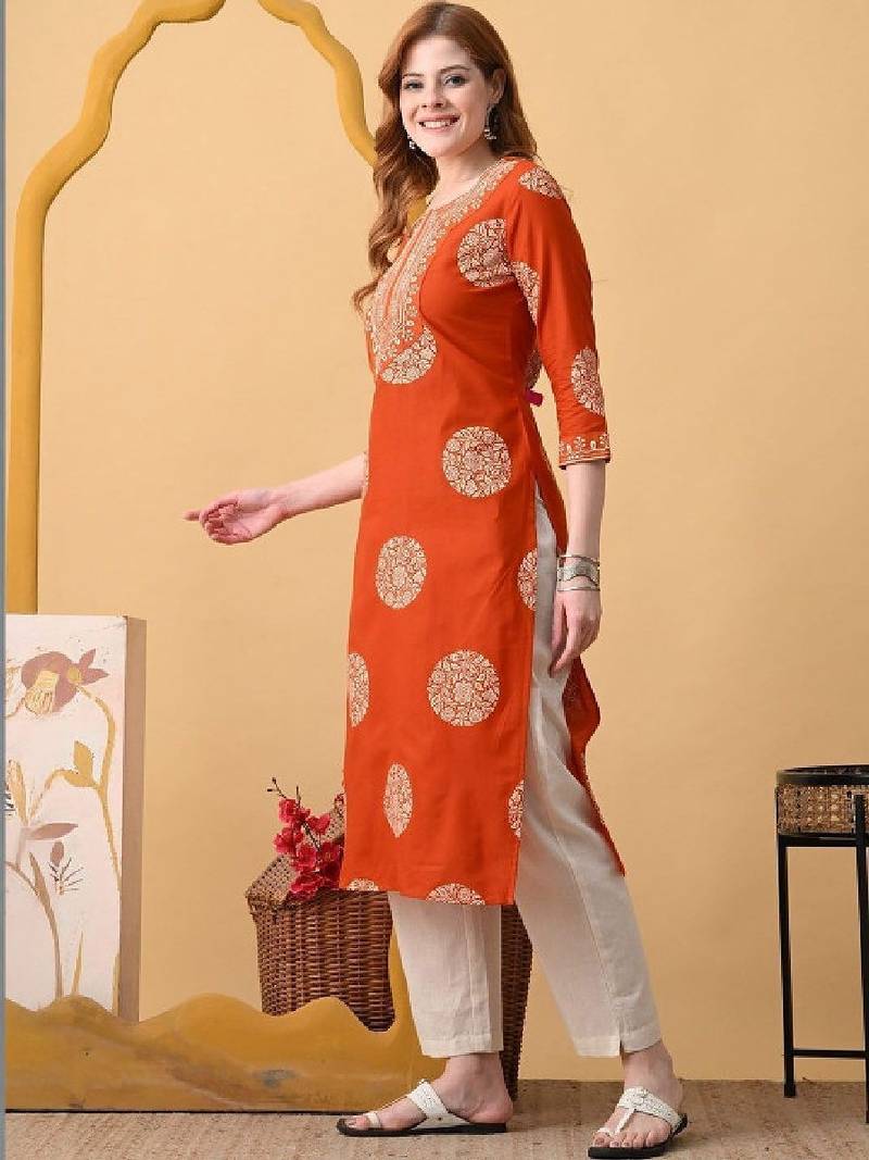 Women embroidered floral kurta