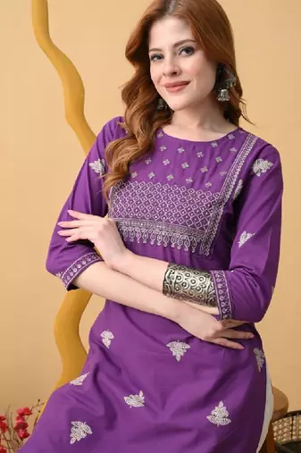 Women embroidered floral kurta