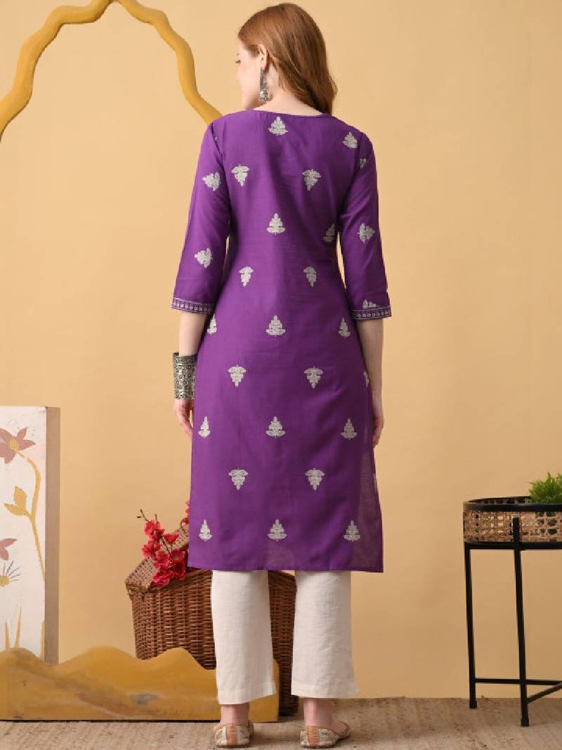 Women embroidered floral kurta