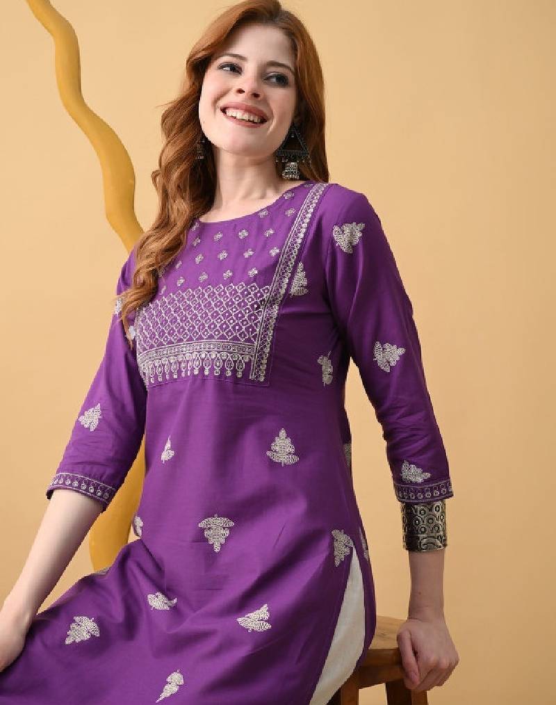 Women embroidered floral kurta