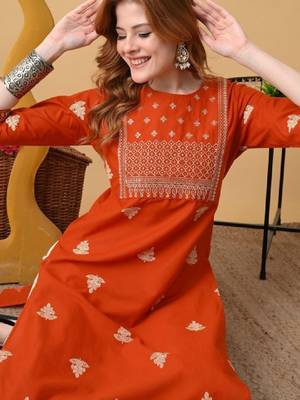 Women embroidered floral kurta 1