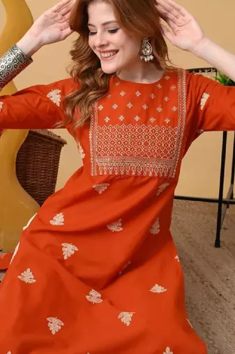 Women embroidered floral kurta