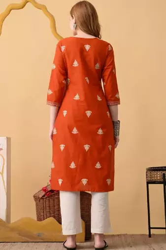 Women embroidered floral kurta