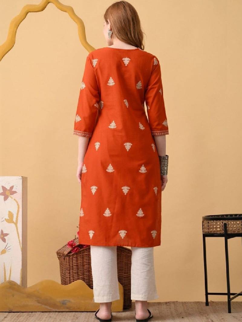 Women embroidered floral kurta