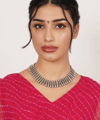Silver rhythm necklace 2