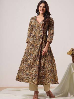 Women ethnic motifs printed floral kurta 1
