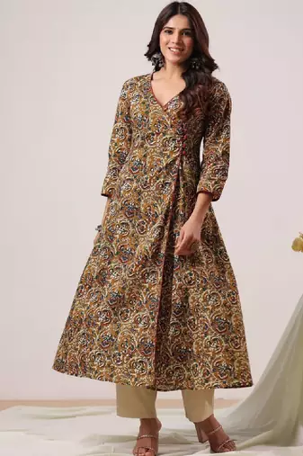 Women ethnic motifs printed floral kurta