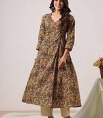 Women ethnic motifs printed floral kurta