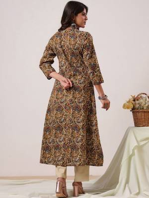 Women ethnic motifs printed floral kurta 2