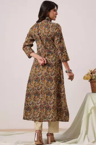 Women ethnic motifs printed floral kurta