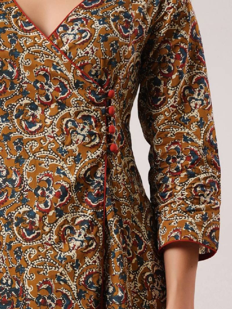 Women ethnic motifs printed floral kurta