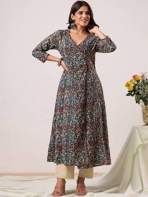 Women ethnic motifs printed floral kurta 1