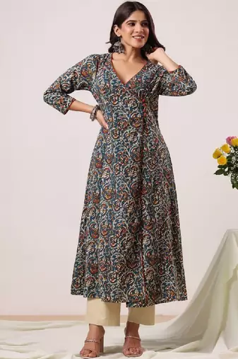 Women ethnic motifs printed floral kurta