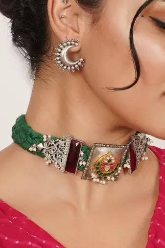 Floral braid necklace with matching earring