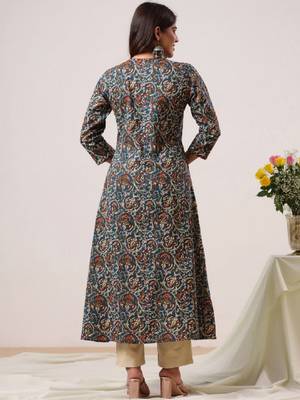 Women ethnic motifs printed floral kurta 2