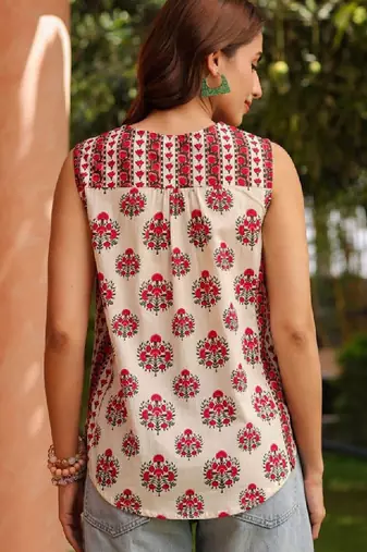 Women floral printed floral kurta