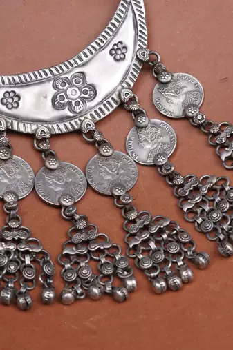 Ginni necklace with matching earring