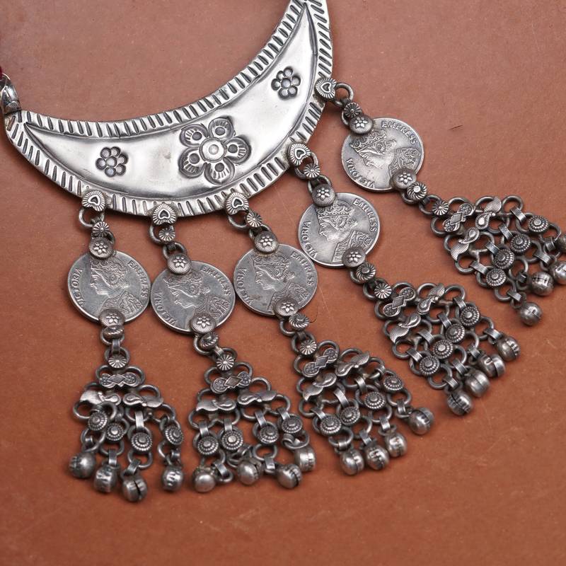 Ginni necklace with matching earring