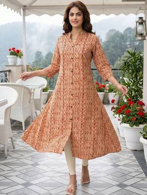 Women ethnic motifs printed floral kurta 2