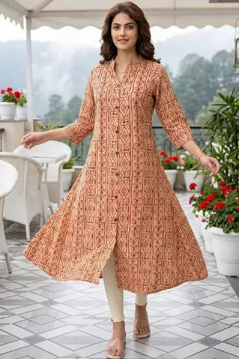 Women ethnic motifs printed floral kurta