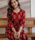 Women ethnic motifs printed kurta