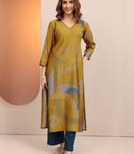 Women geometric printed sequinned kurta