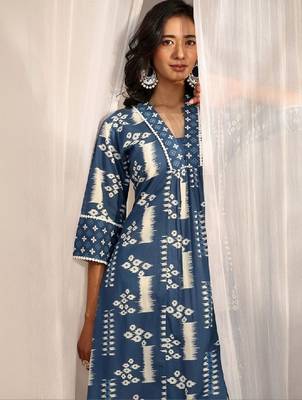 Women ethnic motifs printed indigo kurta 2