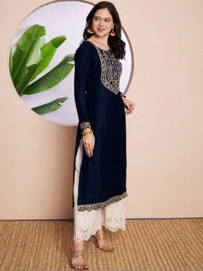 Women ethnic motifs embroidered thread work kurta