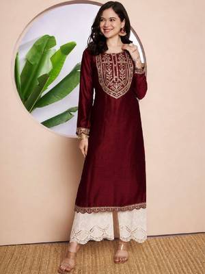 Women ethnic motifs embroidered thread work kurta 2
